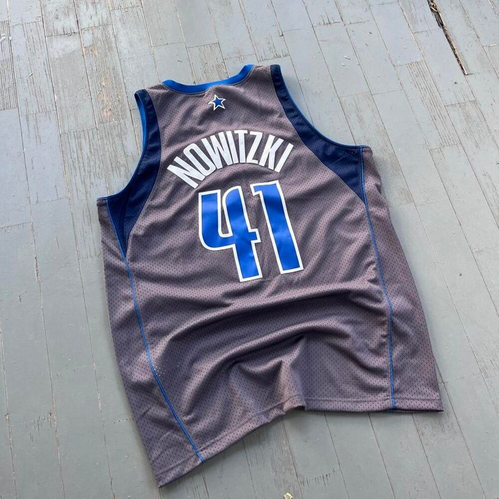 Vintage Nike Team Dallas Mavericks Dirk Nowitzki Basketball Jersey